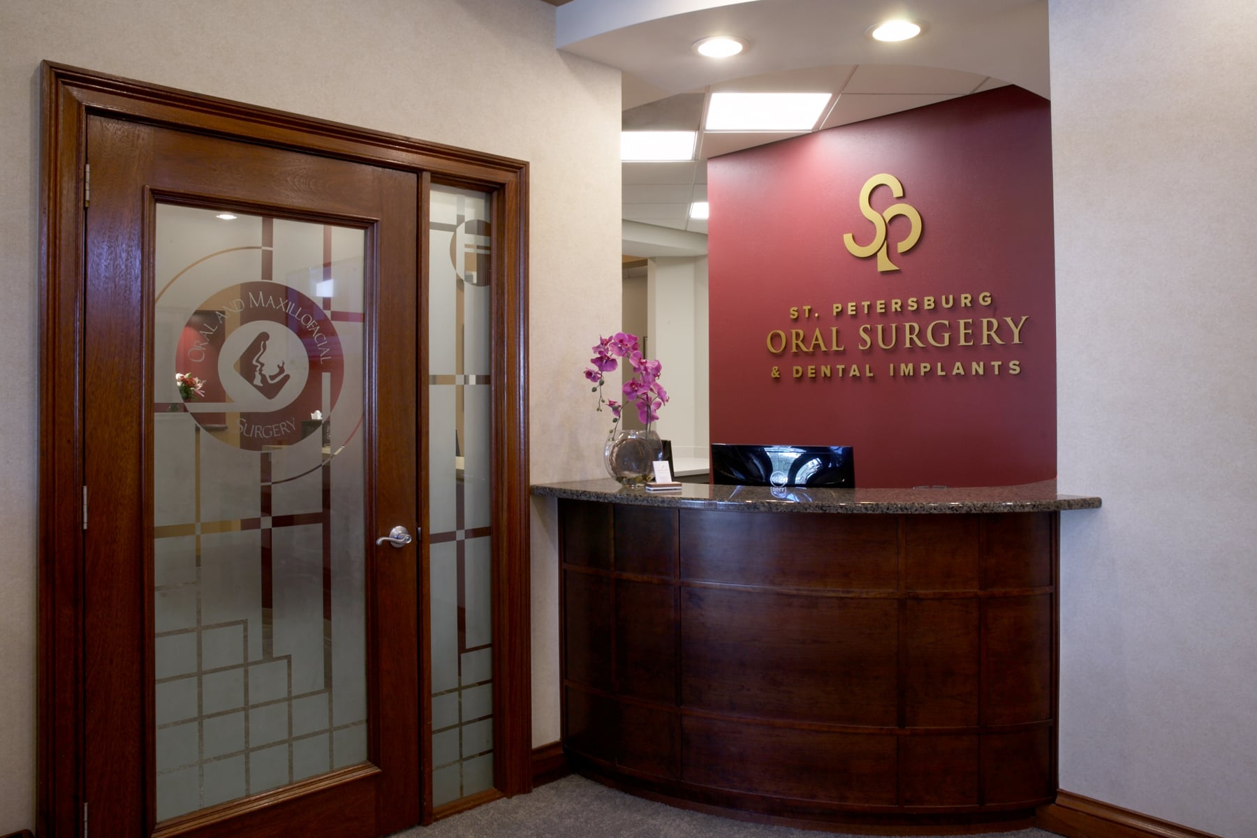 Oral Surgeon | Dental Implants | Wisdom Teeth Removal | St